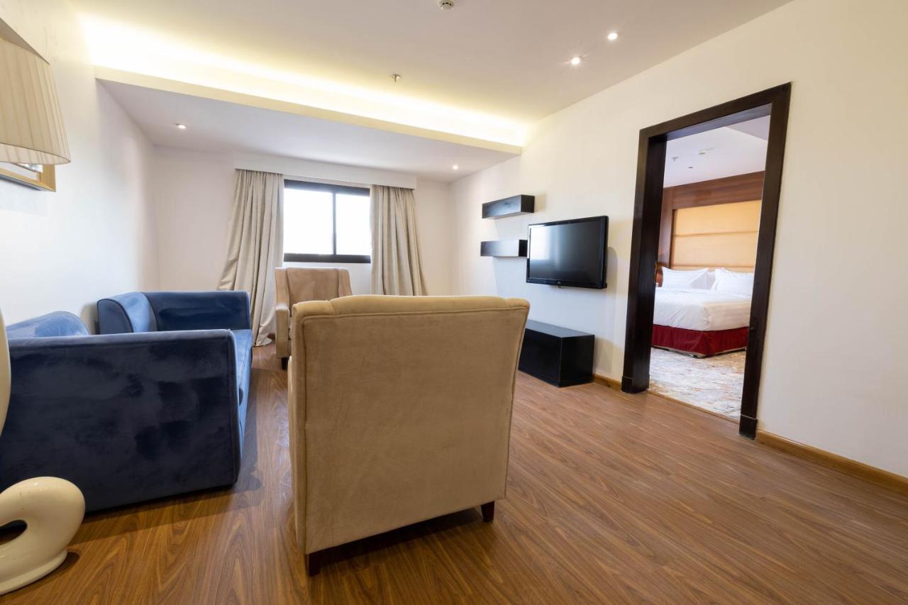 Mira Business Hotel Riad Exterior foto