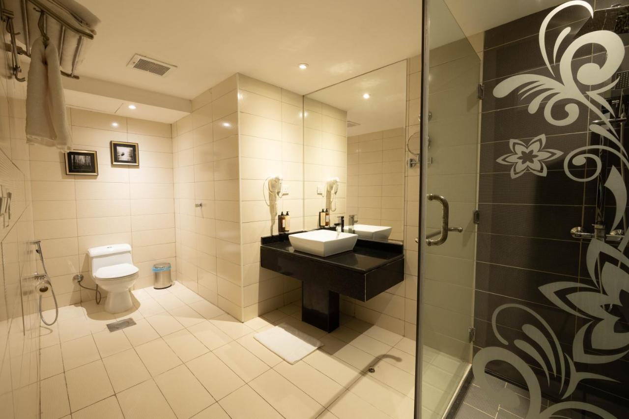 Mira Business Hotel Riad Exterior foto