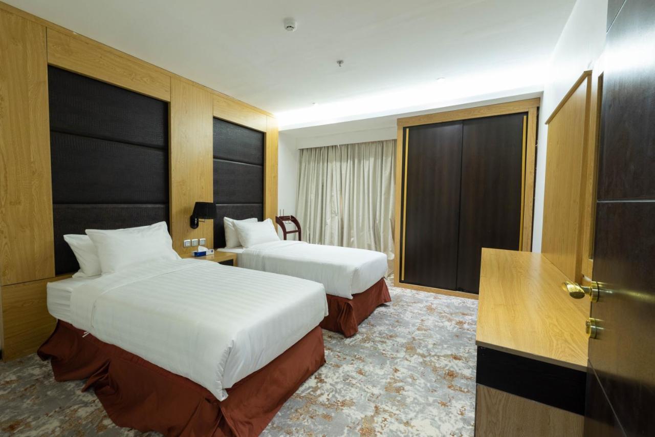 Mira Business Hotel Riad Exterior foto